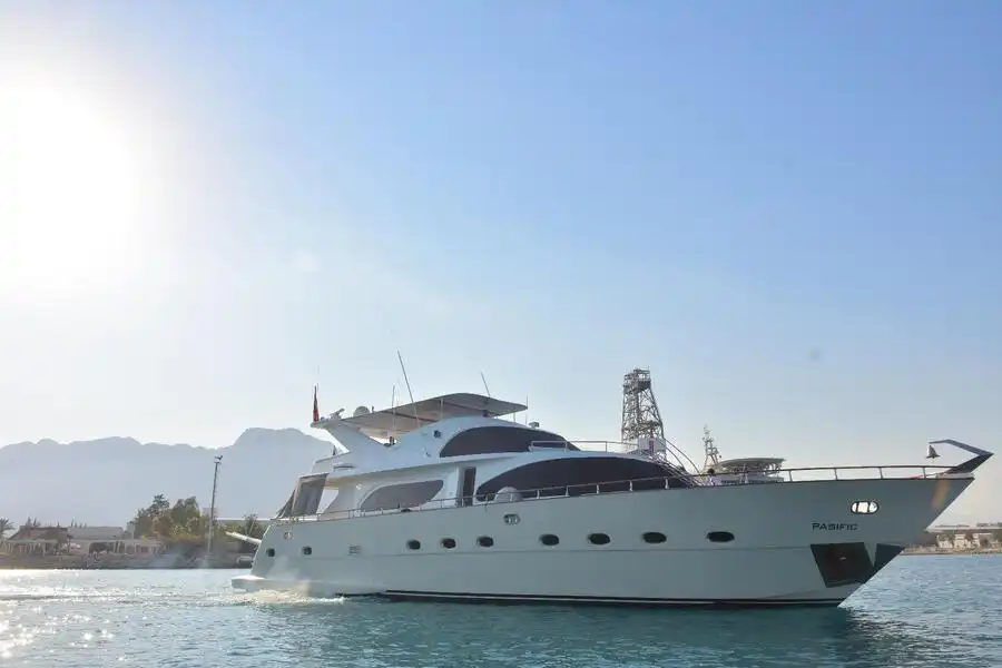 YACHT PASİFİC